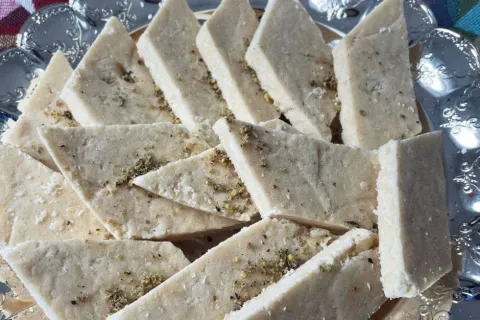 Saray Helvası