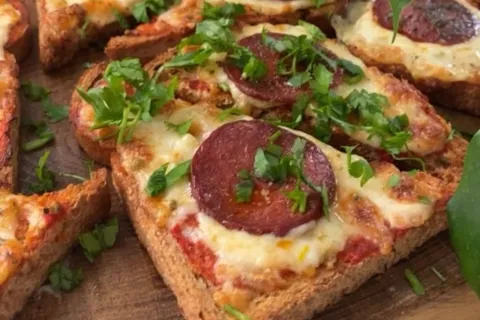 Sarımsaklı Pizza Ekmek