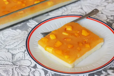 Şeftalili İrmik Tatlısı