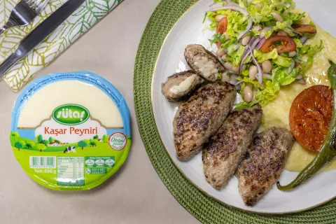Kaşarlı Köfte