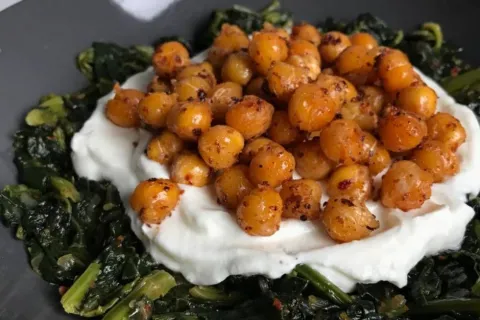 Süzme Yoğurtlu Çıtır Nohut