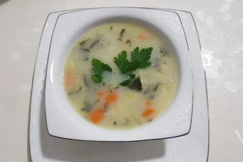 Terbiyeli Kereviz Çorbası