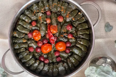 Vişneli Ispanak Sarması