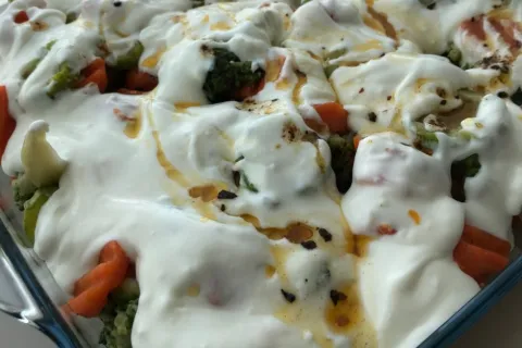 Yoğurtlu Brokoli Salatası