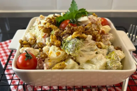 Yoğurtlu Sebzeli Salata