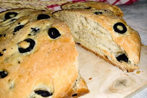 Zeytinli İtalyan Ekmeği