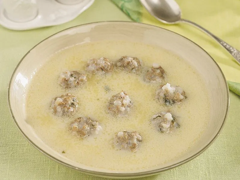 Yüzen Köfteler Protein Çorbası tarifi