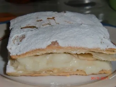 Kolay Meyveli Milföy Tatlisi Tarifi tarifi