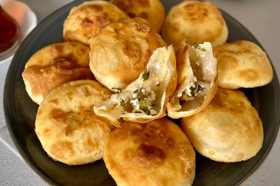 1 Bardak Sütle Yağ Çekmeyen Puf Börek tarifi