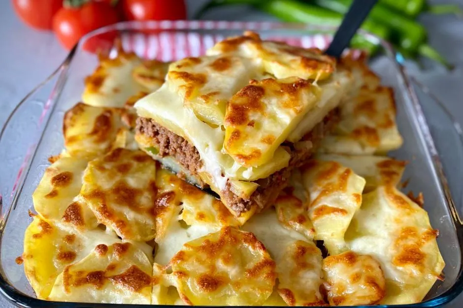 200 Gram Kıymayla Patates Musakka tarifi