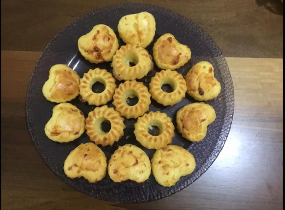 Kaşarlı Mini Muffinler tarifi