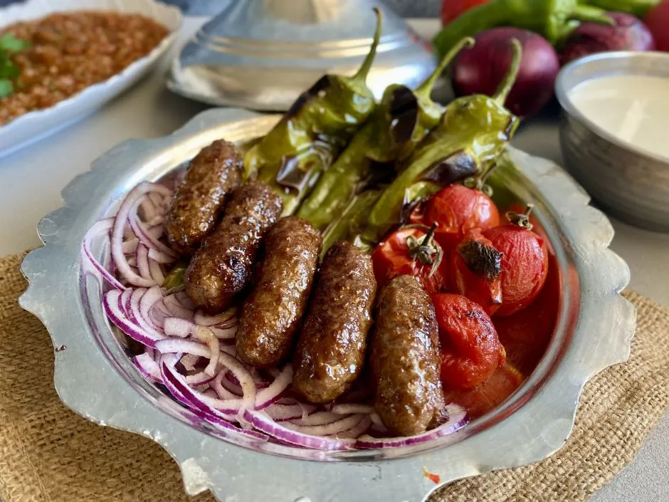 Lokanta Usulü İnegöl Köfte tarifi
