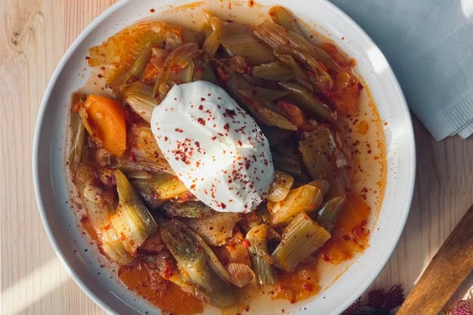 Acılı Pırasa Yemeği tarifi