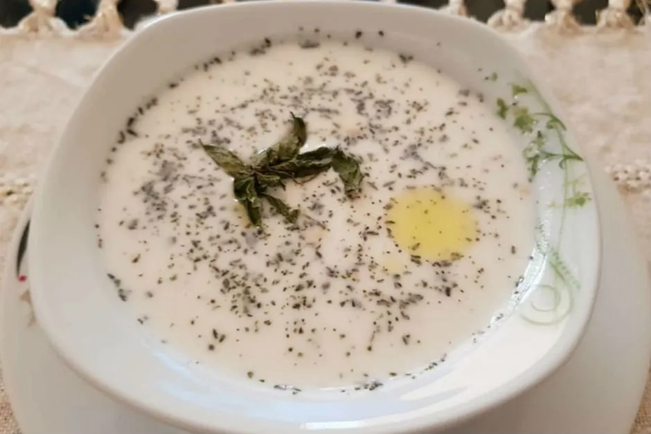 Soğuk Ayran Çorbası tarifi