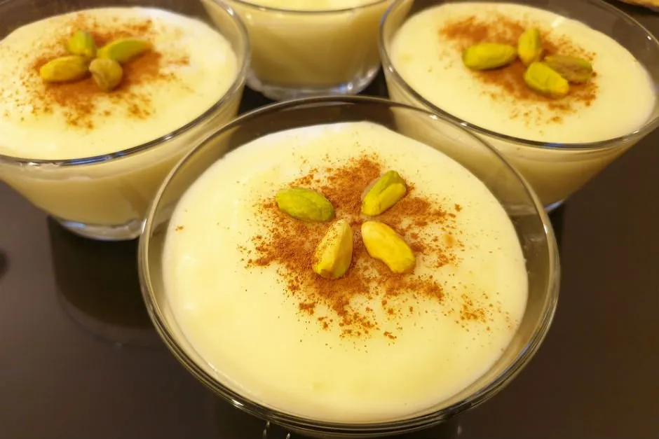 Bademli Fıstıklı Keşkül tarifi