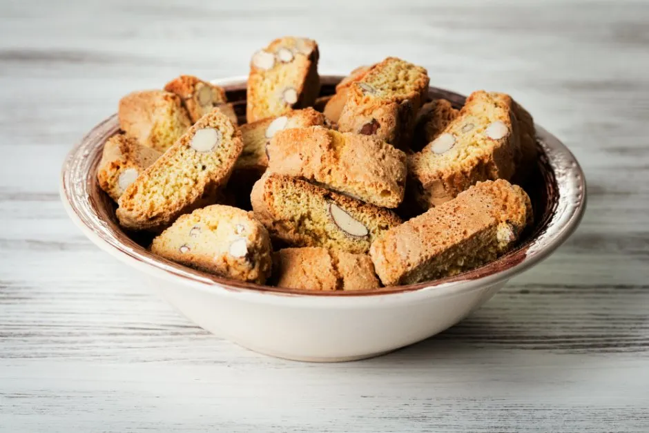 Bademli İtalyan Kurabiyesi (Cantuccini) tarifi