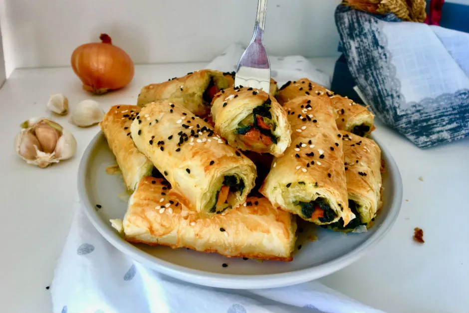 Baklavalık Yufkadan Ispanaklı Börek tarifi