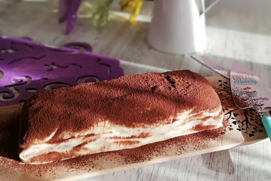 Baton Kek Kalıbında Tiramisu tarifi