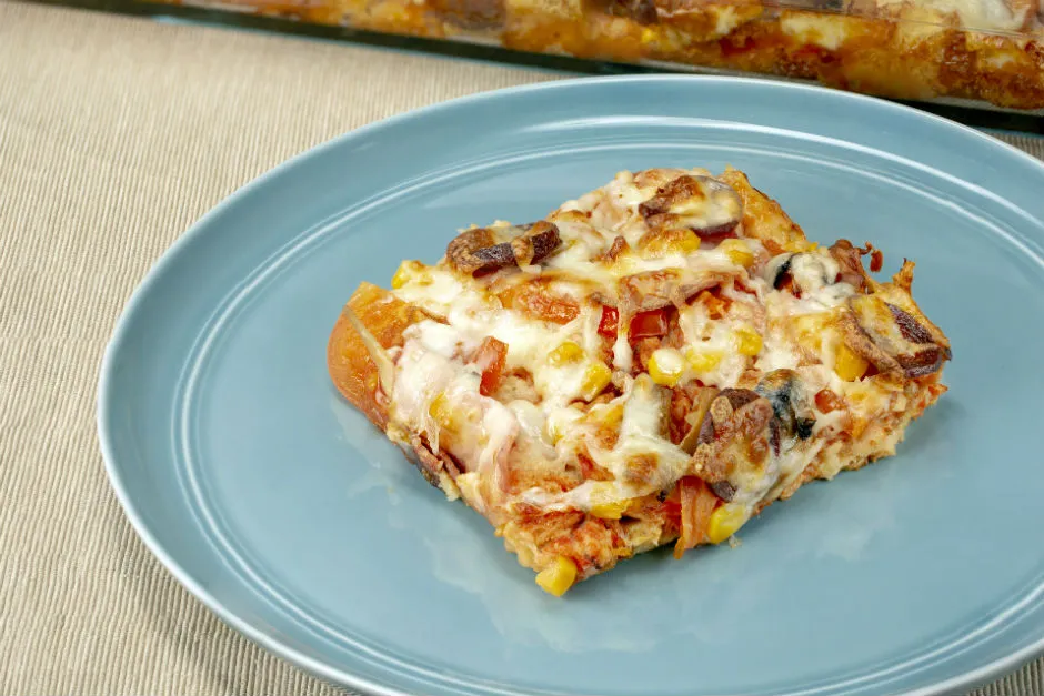 Bayat Ekmek Pizzası tarifi
