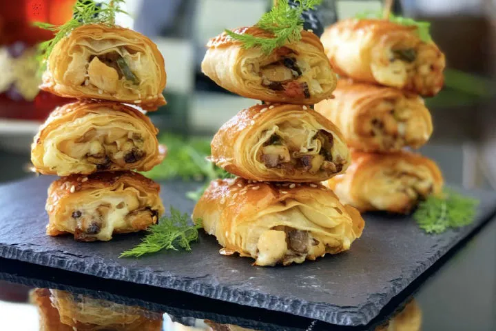 Beşamel Soslu Tavuklu Börek tarifi