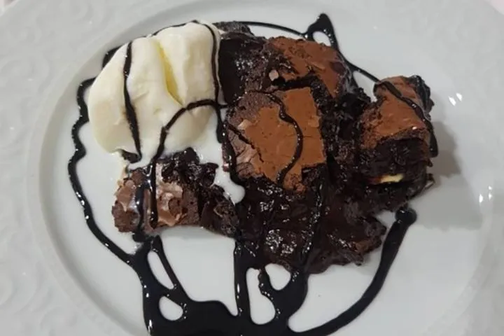 Beyaz Çikolatalı Brownie Rüyası tarifi