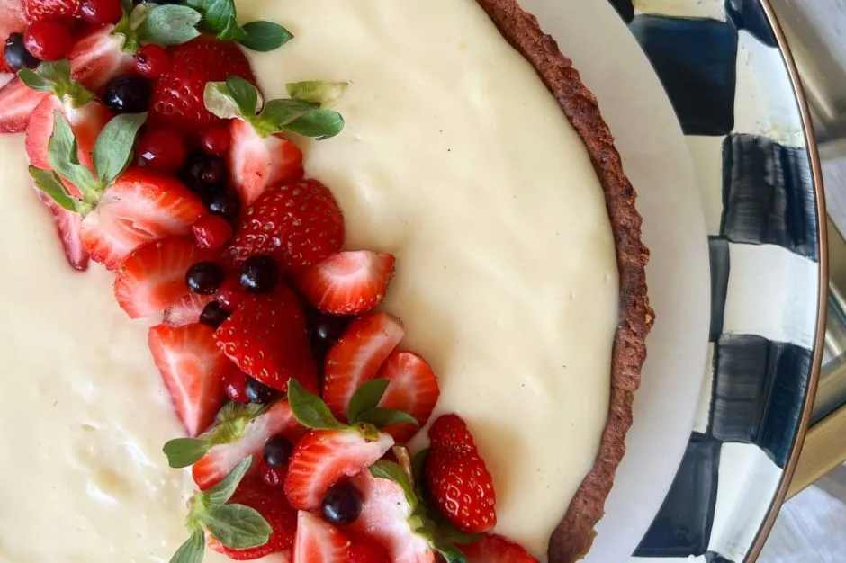 Beyaz Çikolatalı Çilekli Tart tarifi