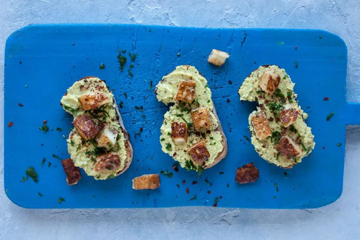 Avokado & Hellimli Bruschetta tarifi