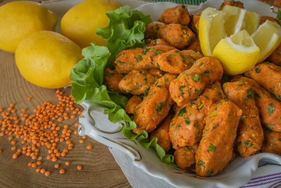 Bulgursuz Mercimek Köftesi tarifi