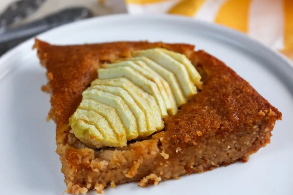Cennet Hurmalı ve Elmalı Glutensiz Kek tarifi