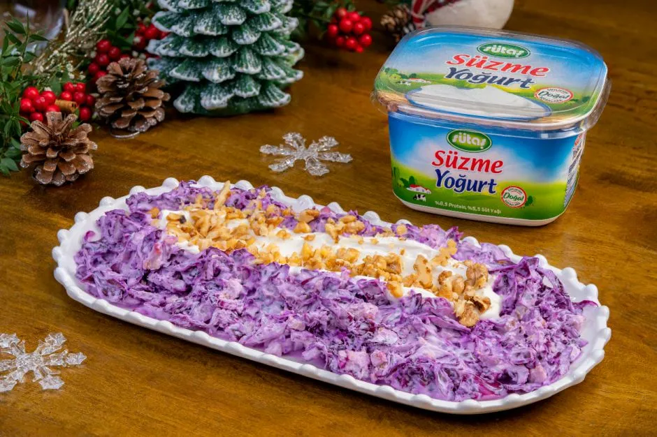 Cevizli Kırmızı Lahana Mezesi tarifi