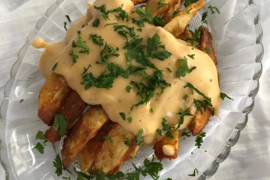 Cheddar Soslu Patates tarifi