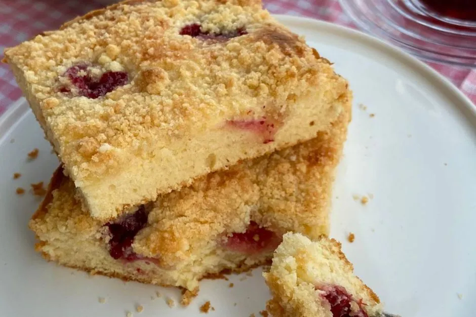 Cheesecake Tadında Vişneli Kek tarifi