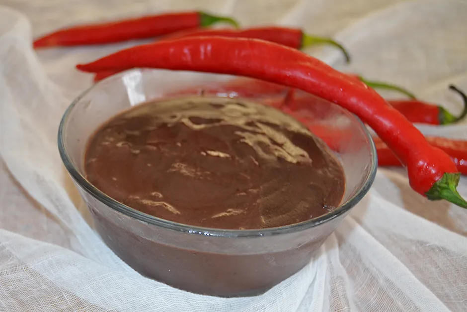 Chili Biberli Çikolatalı Puding tarifi