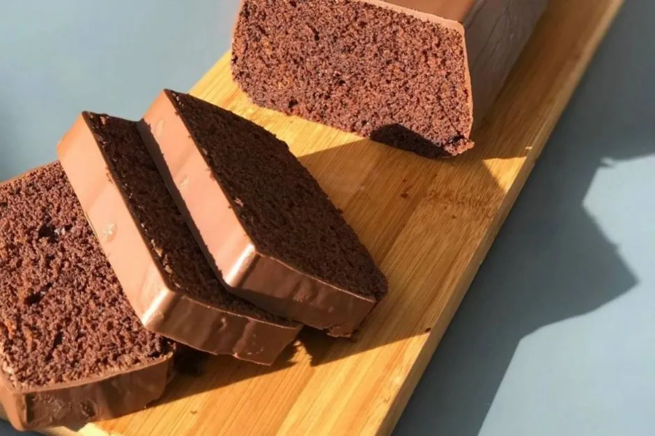 Çikolata Kaplı Portakal Aromalı Kek tarifi
