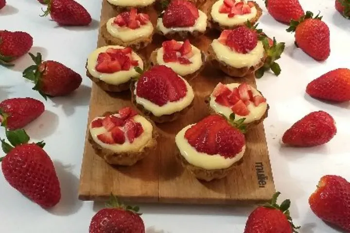 Çilekli Mini Tartolet tarifi