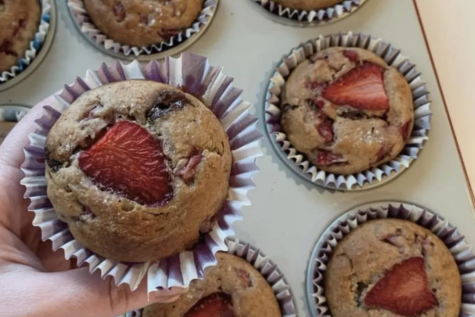 Çilekli Muzlu Fit Muffin tarifi