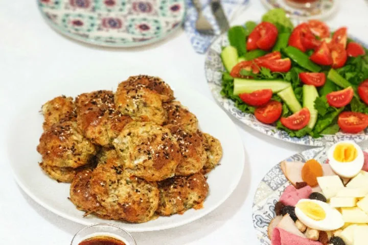 Dört Peynirli Dereotlu Poğaça tarifi