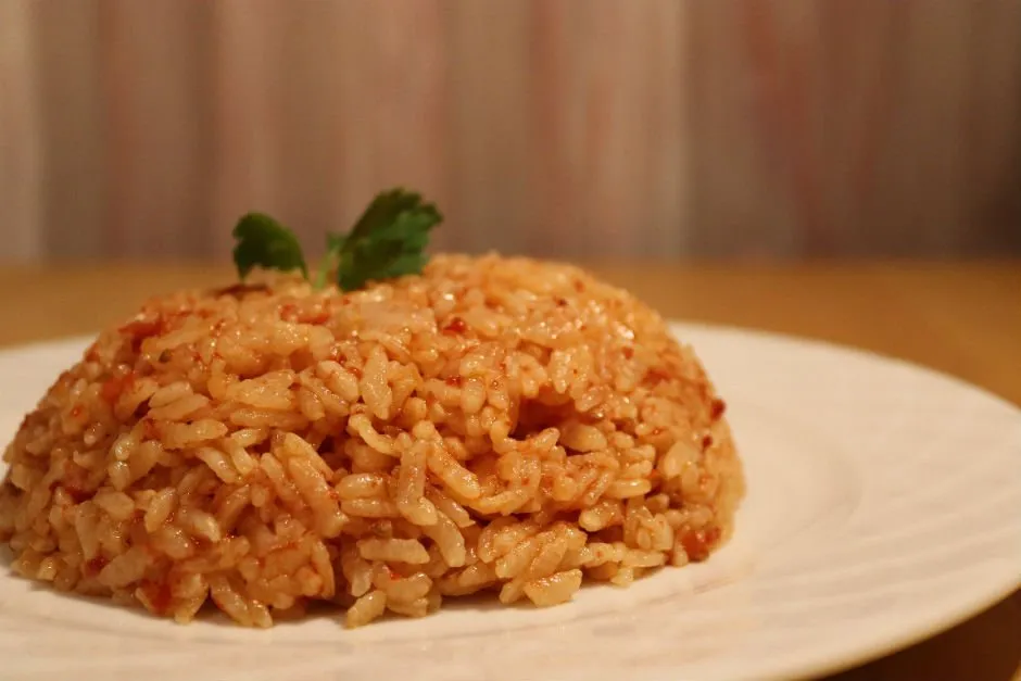 Domatesli Pirinç Pilavı tarifi