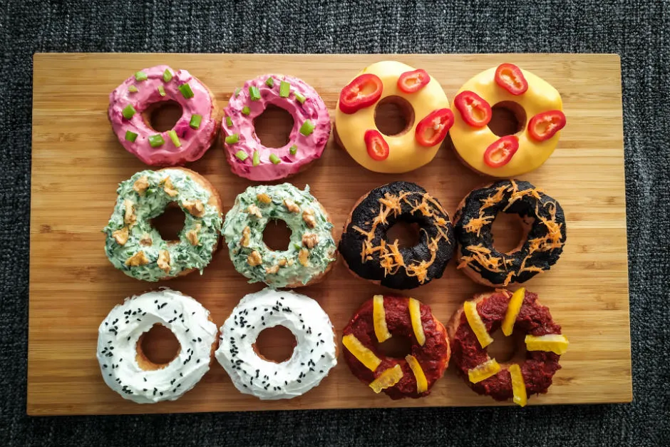 Donut Görünümlü Renkli Pişi tarifi