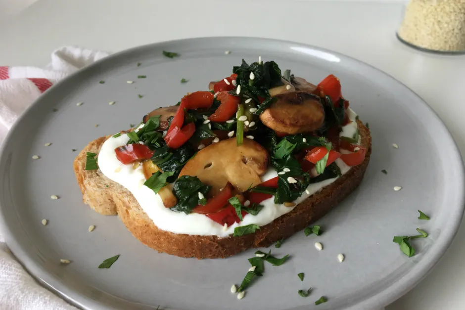 Ekmek Üstü Sebze Sote tarifi