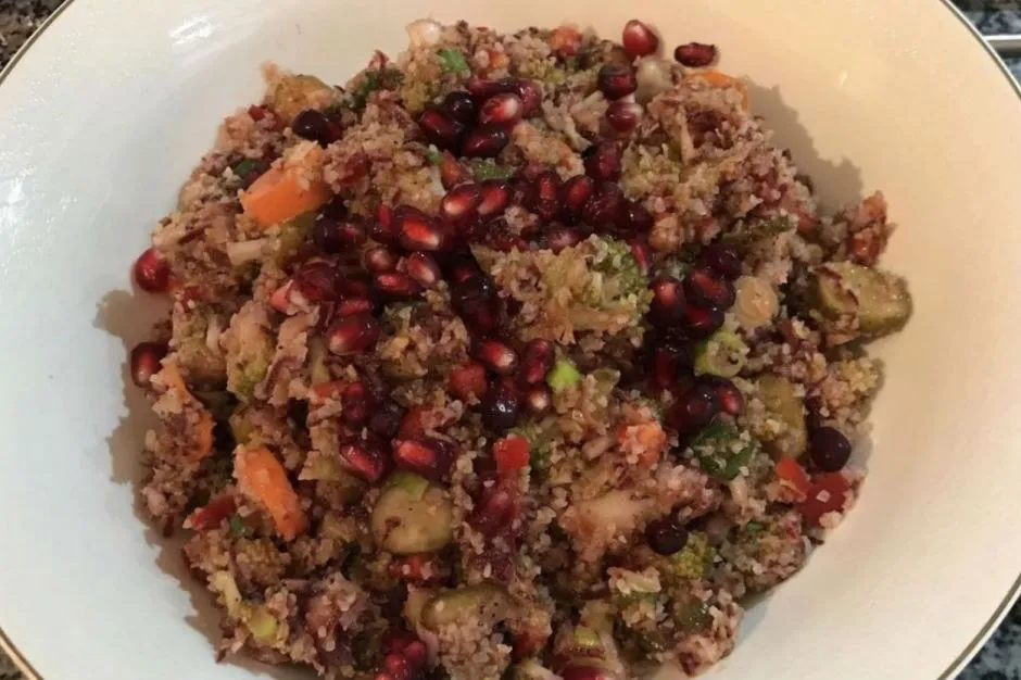 Ekşili Bulgurlu Brokoli Salatası tarifi