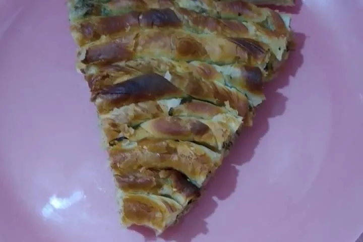 El Açması Çıtır Ispanaklı Börek tarifi