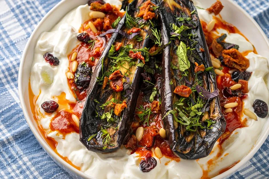 Elma Cacığı ve Közlenmiş Patlıcan tarifi