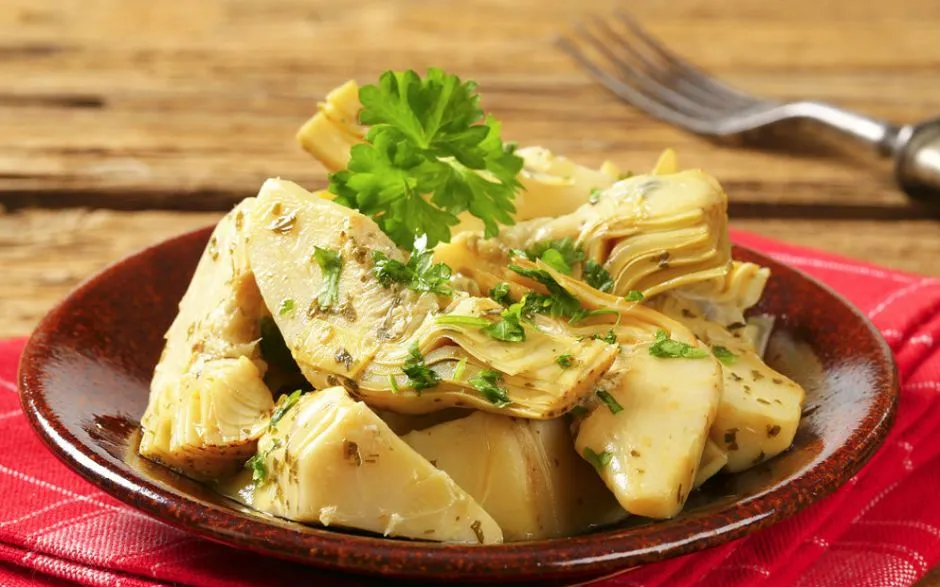 Enginar Kalbi Salatası tarifi