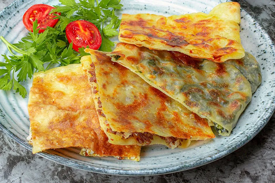Ev Usulü Tavada Gözleme tarifi