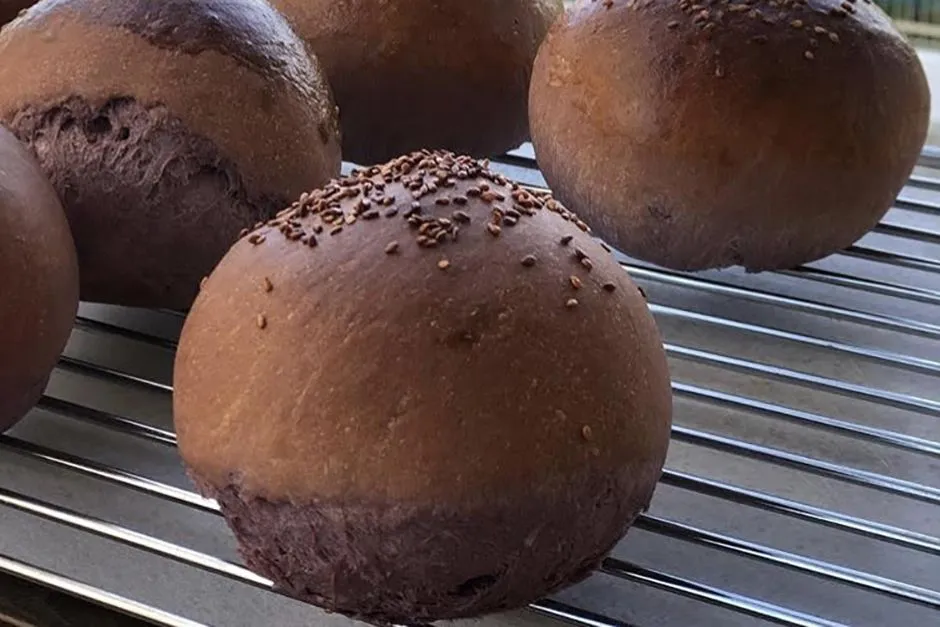 Ev Yapımı Mor Hamburger Ekmeği tarifi