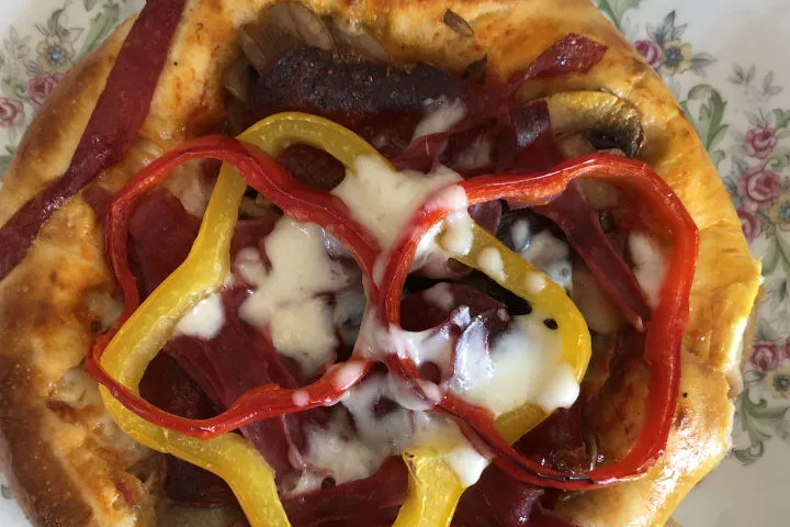 Ev Yapımı Kolay Pizza tarifi