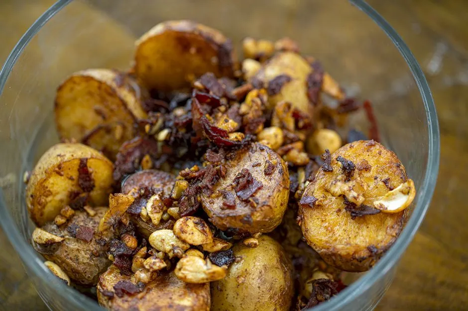 Körili ve Kuru Etli Patates tarifi