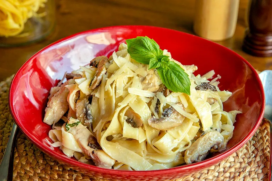 Fettucini Alfredo tarifi