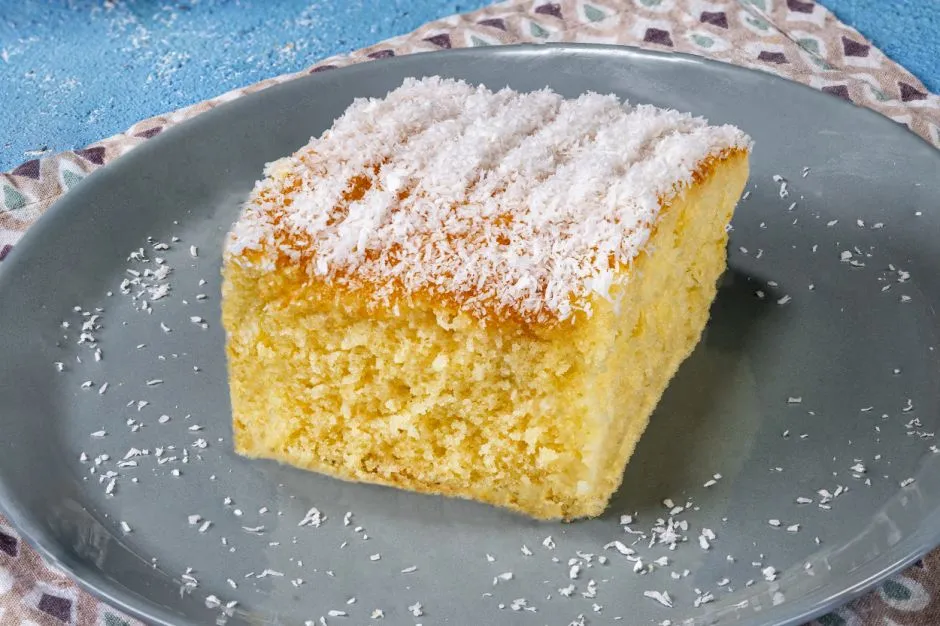 Hindistan Cevizli Islak Kek tarifi